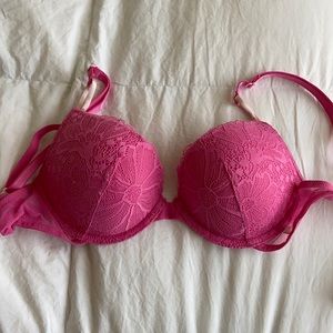 34B Victoria secret bra